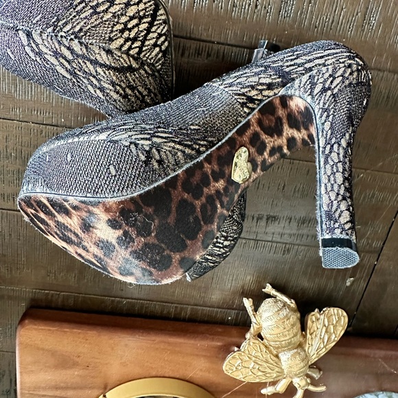 Betsy Johnson platform heels. Size 6 new! - Picture 5 of 6